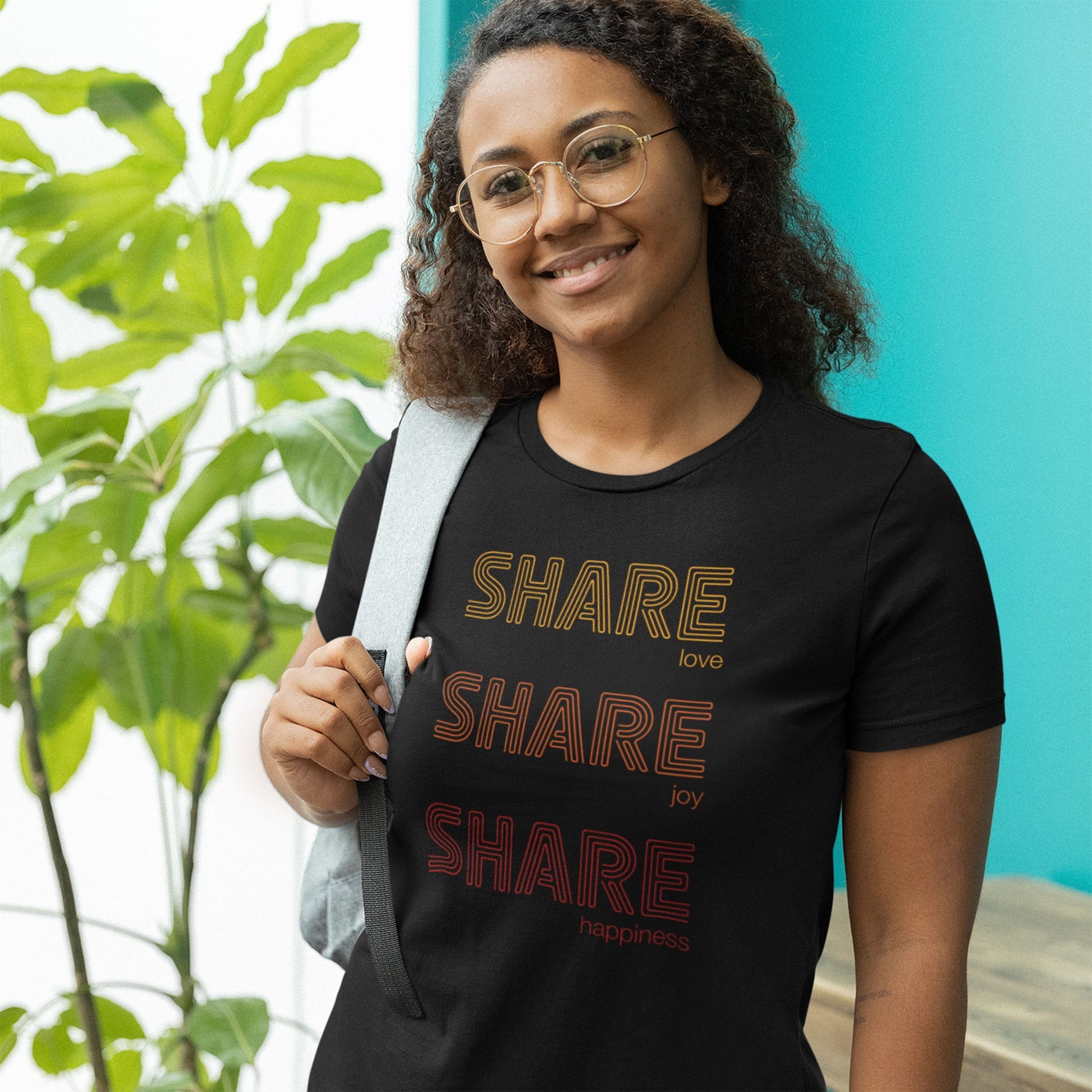Share love, share joy, share happiness. Women's loose t-shirt. Dark